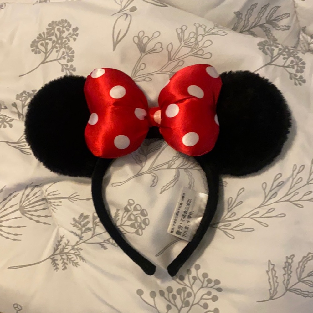 Minnie Mouse ears